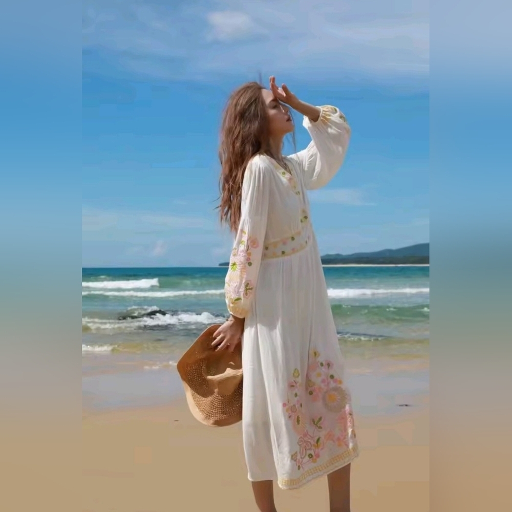 Elegant White Floral Maxi Dress - Picture 5 of 10
